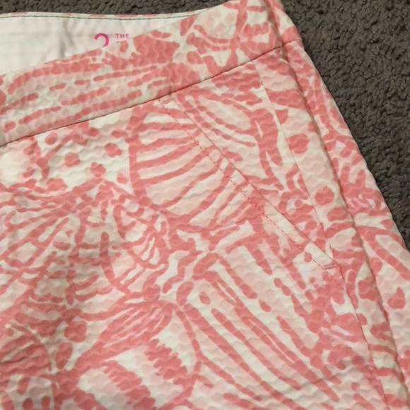 NWOT Lilly Pulitzer scalloped buttercup shorts - Picture 7 of 7